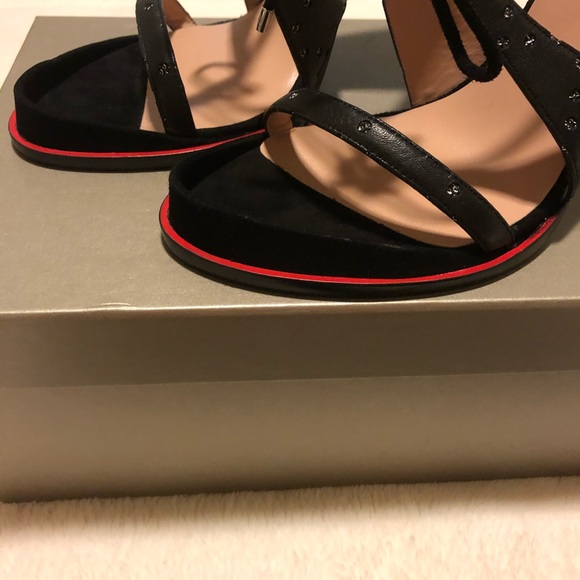 Giorgio Armani Black & Red Heels size 39 🌸. - Picture 3 of 8